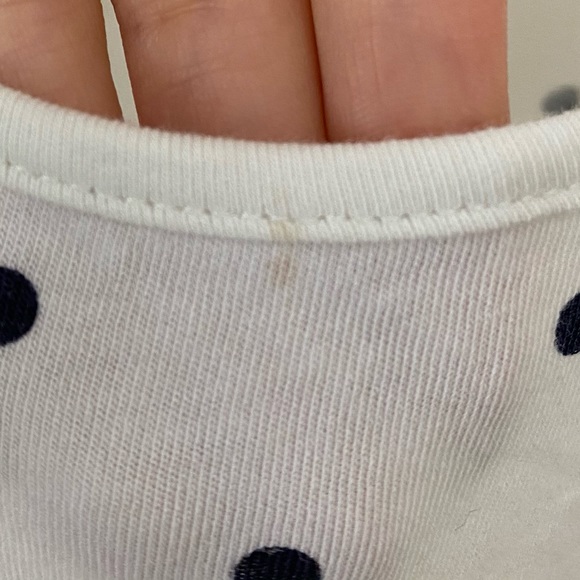 FOREVER 21 FITTED WHITE & NAVY POLKA DOT TEE - Picture 4 of 5